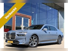 BMW 7-serie - 750e xDrive | Bowers & Wilkins | 360 | SkyLounge | Leder | Trekhaak | Rolscherm | Achterwi