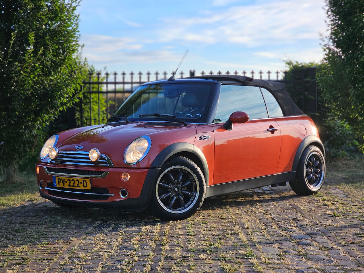 MINI Cabrio - 1.6 Cooper Chili | 138.000 km | Chrono | Leer | PDC | Full Option | Zeer Uniek! - AutoWereld.nl