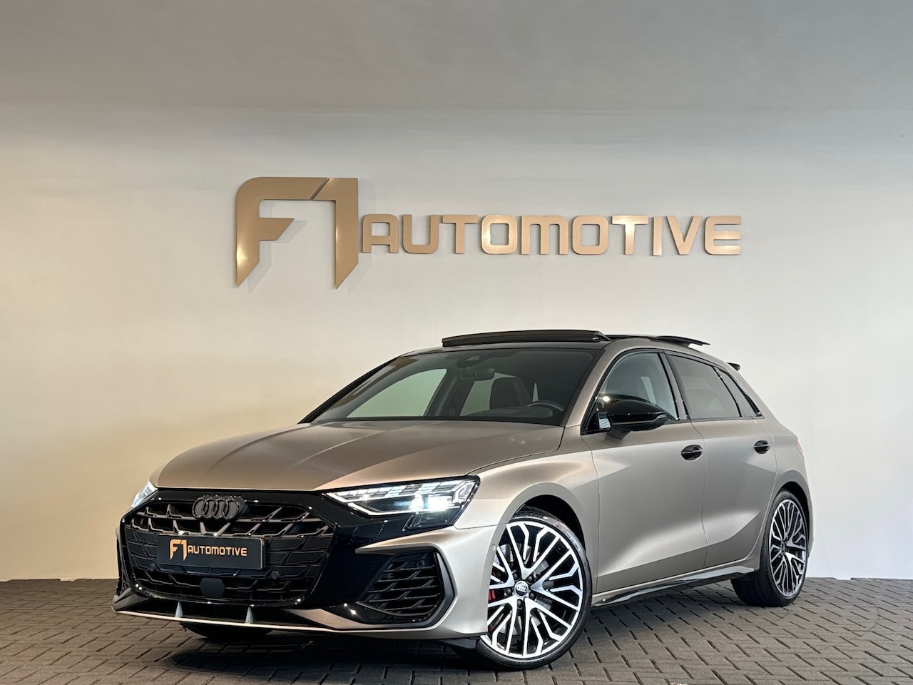 Audi S3 - Sportback 2.0 TFSI quattro Pano|HuD|Sonos|Akrapovic - AutoWereld.nl