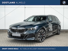 BMW 5-serie Touring - 530e M Sport Automaat / Panoramadak / Trekhaak / Bowers & Wilkins / Stoelventilatie / Comf