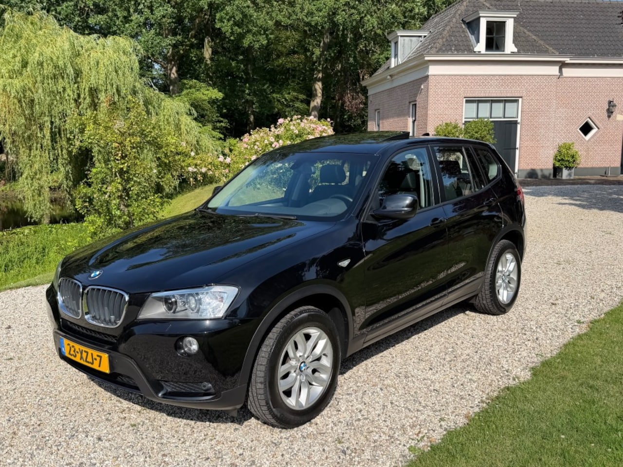 BMW X3 - 2.0i X-DRIVE Upgrade Edition NL-auto 1e eig. PANORAMADAK #RIJKLAAR - AutoWereld.nl