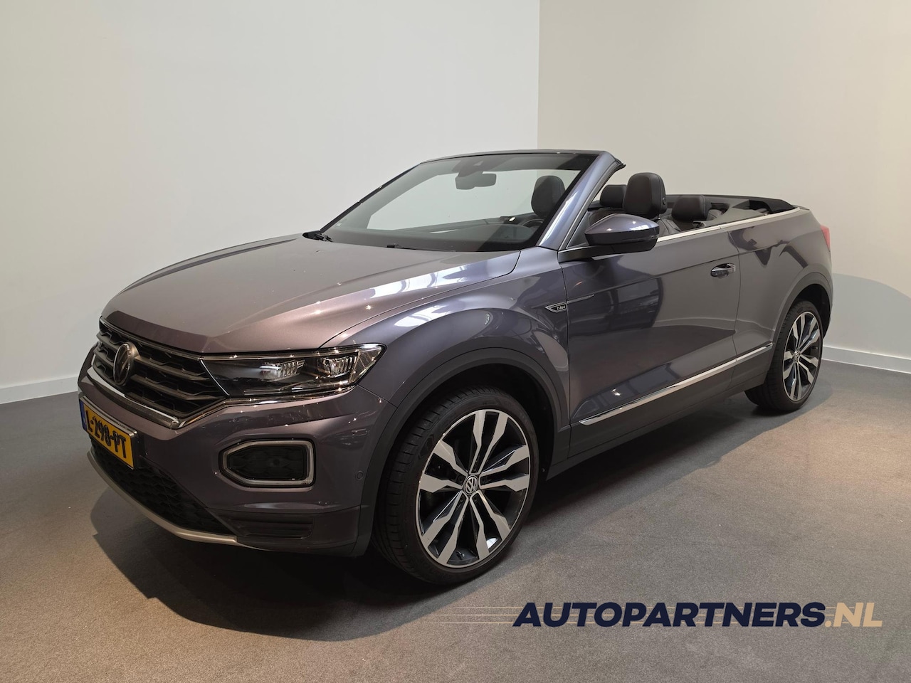 Volkswagen T-Roc Cabrio - 1.5 TSI R-Line Stoel & Stuurverwarming - Apple Carplay/Android Auto - Adaptive Cruise - AutoWereld.nl