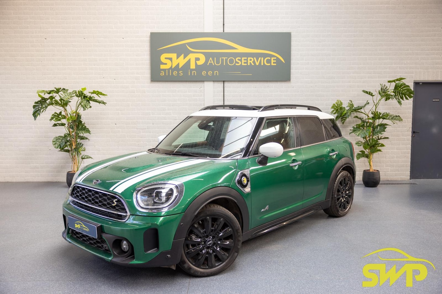 MINI Countryman - 1.5 Cooper S E ALL4 Classic | Pano | ACC | Bruin leer met memory | H&K | Navi | Cam - AutoWereld.nl