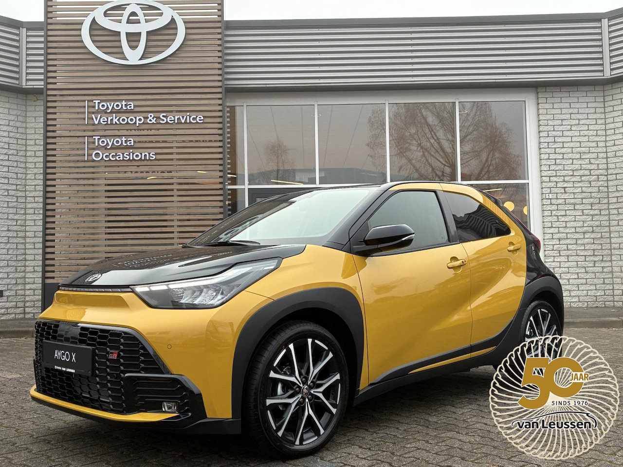 Toyota Aygo X - HYBRID 115 GR SPORT NIEUW & DIRECT LEVERBAAR!!! STOELVERW PARK-SENSOREN JBL-AUDIO KEYLESS - AutoWereld.nl