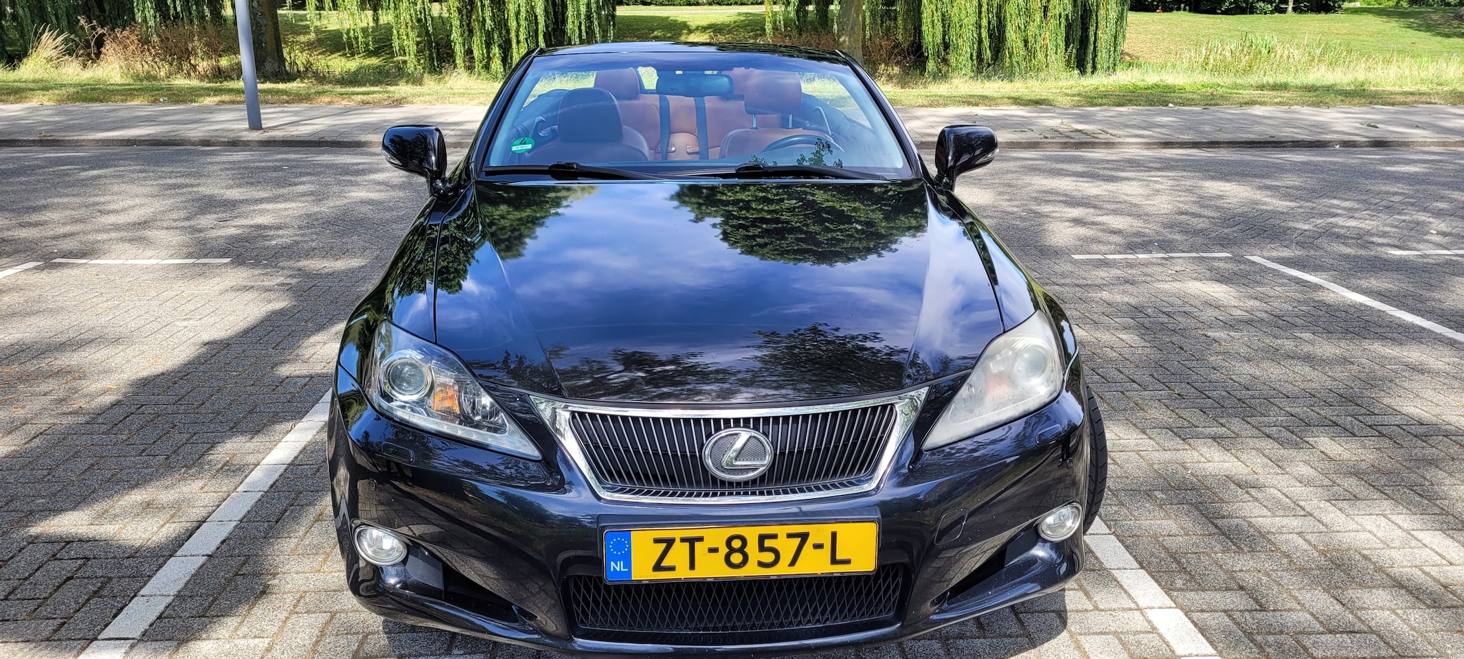 Lexus IS Cabriolet - 250C Luxury Ik Verkoop Met Pijn in Mijn Hart Mijn LEXUS IS250 Cabriolet RIJD SUPER !! - AutoWereld.nl