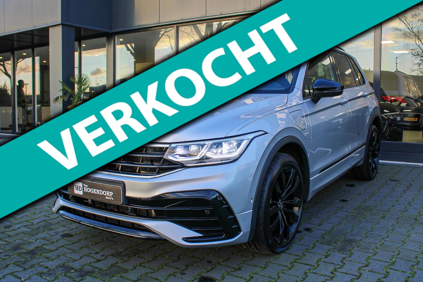 Volkswagen Tiguan - 1.4 TSI eHybrid R-Line PANO HUD NAVI 360 CAM DSG BTW - AutoWereld.nl