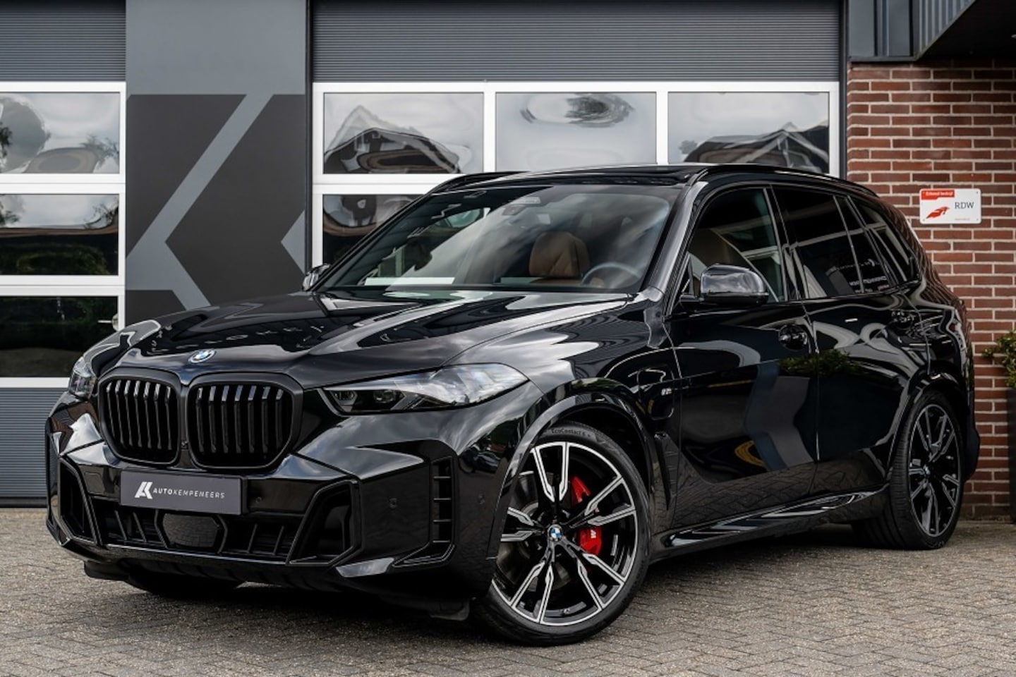 BMW X5 - xDrive50e M Sport Pro | Panorama | Comfort Seats | 4-Wielbest. | Soft Close | Harman/Kardo - AutoWereld.nl