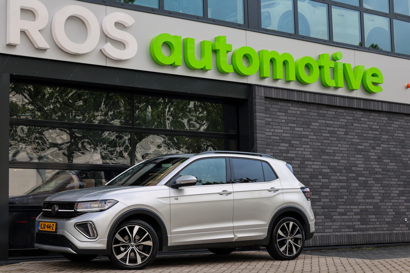 Volkswagen T-Cross - 1.0 TSI R-Line Edition | R-LINE | ACC | IQ LIGHT | CAMERA | 18 INCH | VERLICHTE GRILL | DI - AutoWereld.nl