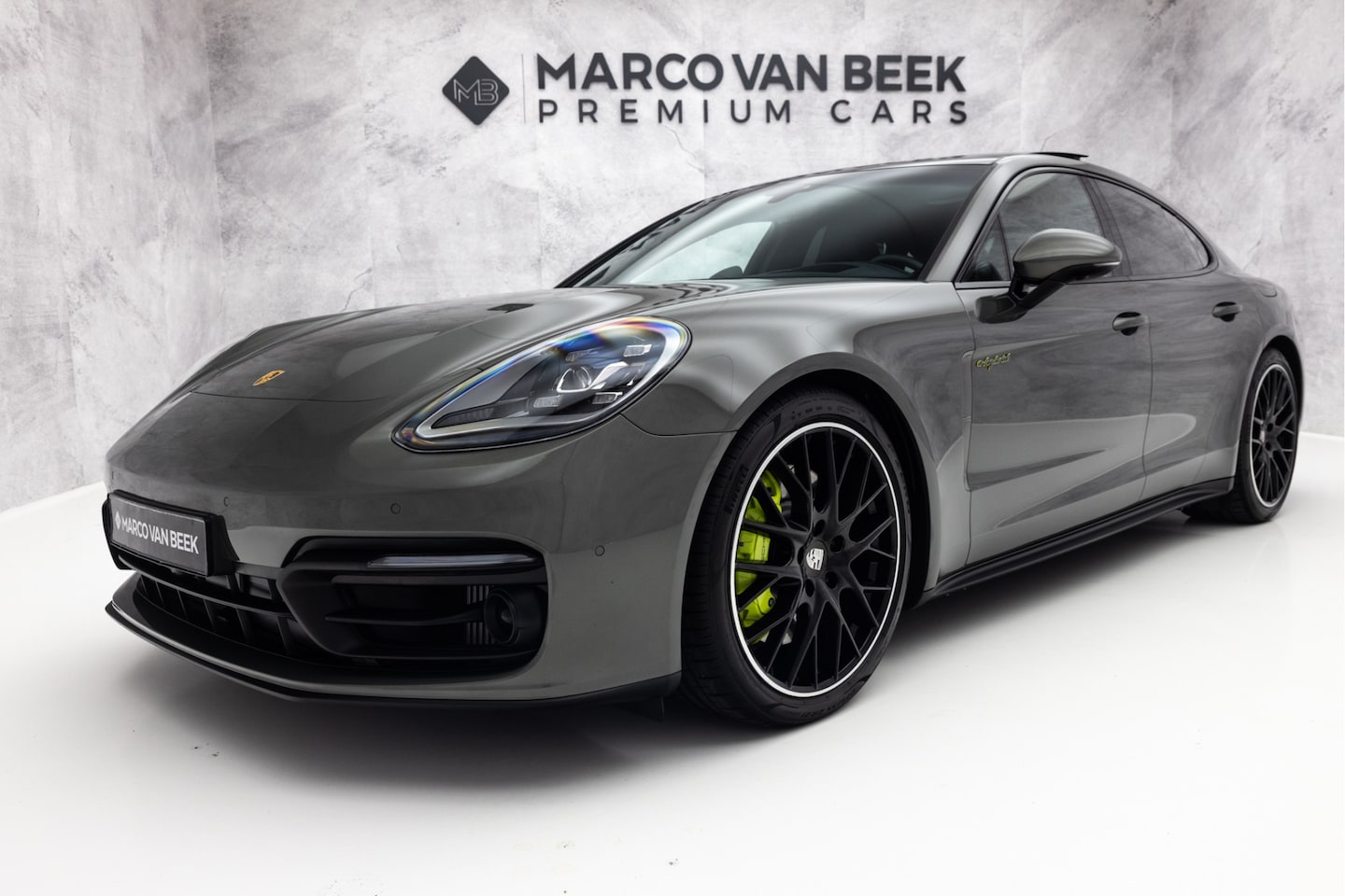 Porsche Panamera - 2.9 4 E-Hybrid Platinum Edition | Pano | Stoelventilatie | Massage | Bose - AutoWereld.nl