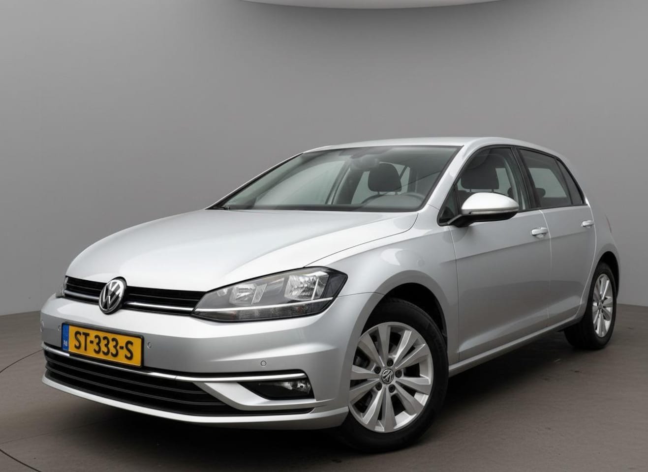 Volkswagen Golf - 1.0 TSI Highline Carplay Led Cruise Nl Auto 2018 Massagefunctie 6 Bak Groot Navigatie Sche - AutoWereld.nl