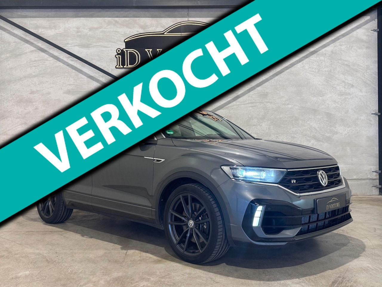 Volkswagen T-Roc - 2.0 TSI 4Motion R AKRAPOVIC|PANO|BEATS|KEYLESS - AutoWereld.nl