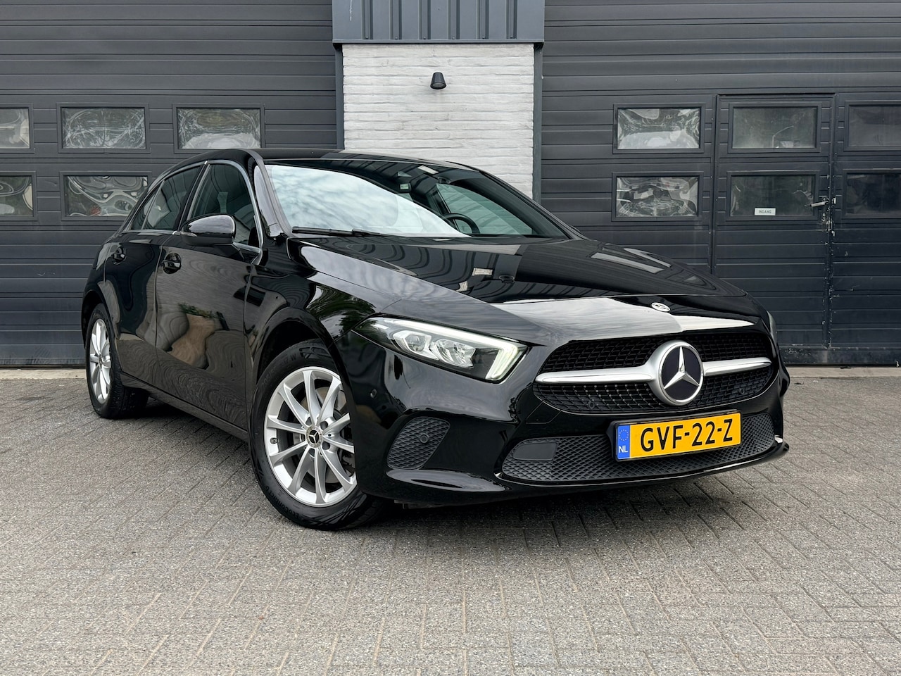 Mercedes-Benz A-klasse - 250 e Premium 250 e Premium, Trekhaak, Camera, Leder - AutoWereld.nl