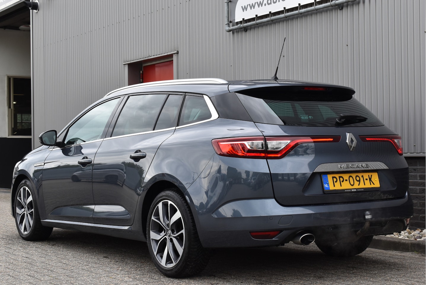 Renault Mégane Estate - 1.2 TCe Bose Adaptive cruise, Bose Audio, Trekhaak, PDC, Sfeer, NL-auto, Keyless - AutoWereld.nl
