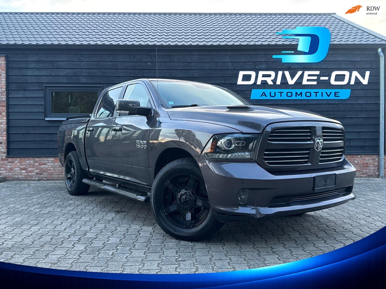 Dodge Ram 1500 - 5.7 V8 Crew Cab 5'7 - Marge - Pano - Sport - zeer mooi - AutoWereld.nl