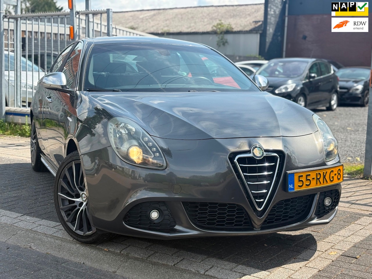 Alfa Romeo Giulietta - 1.4 T Distinctive | Lederen bekleding | 18” LMV | Trekhaak | Navigatie | - AutoWereld.nl