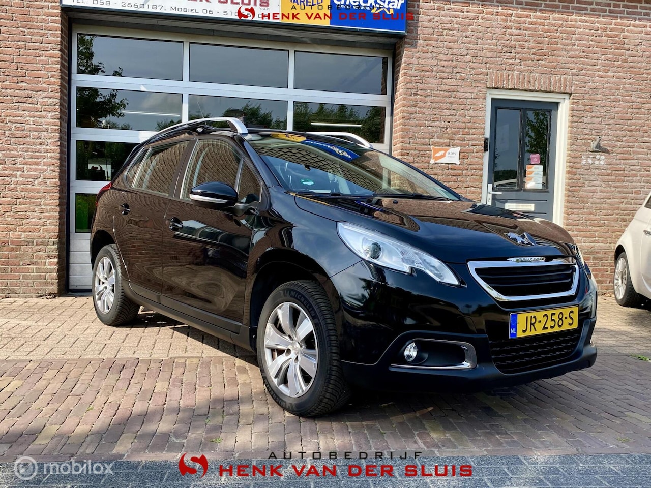 Peugeot 2008 - 1.2 PureTech Style 1.2 PureTech Style - AutoWereld.nl