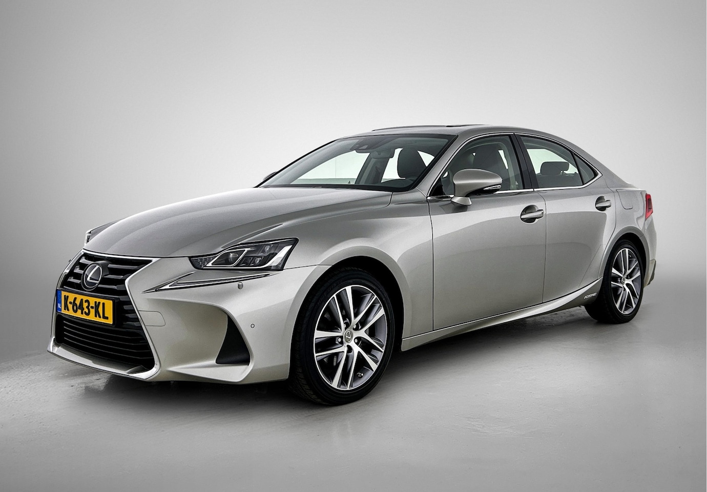 Lexus IS - 300h Hybrid Business Line Pro | Schuifdak | Stoelverwarming | Parkeersensoren | - AutoWereld.nl