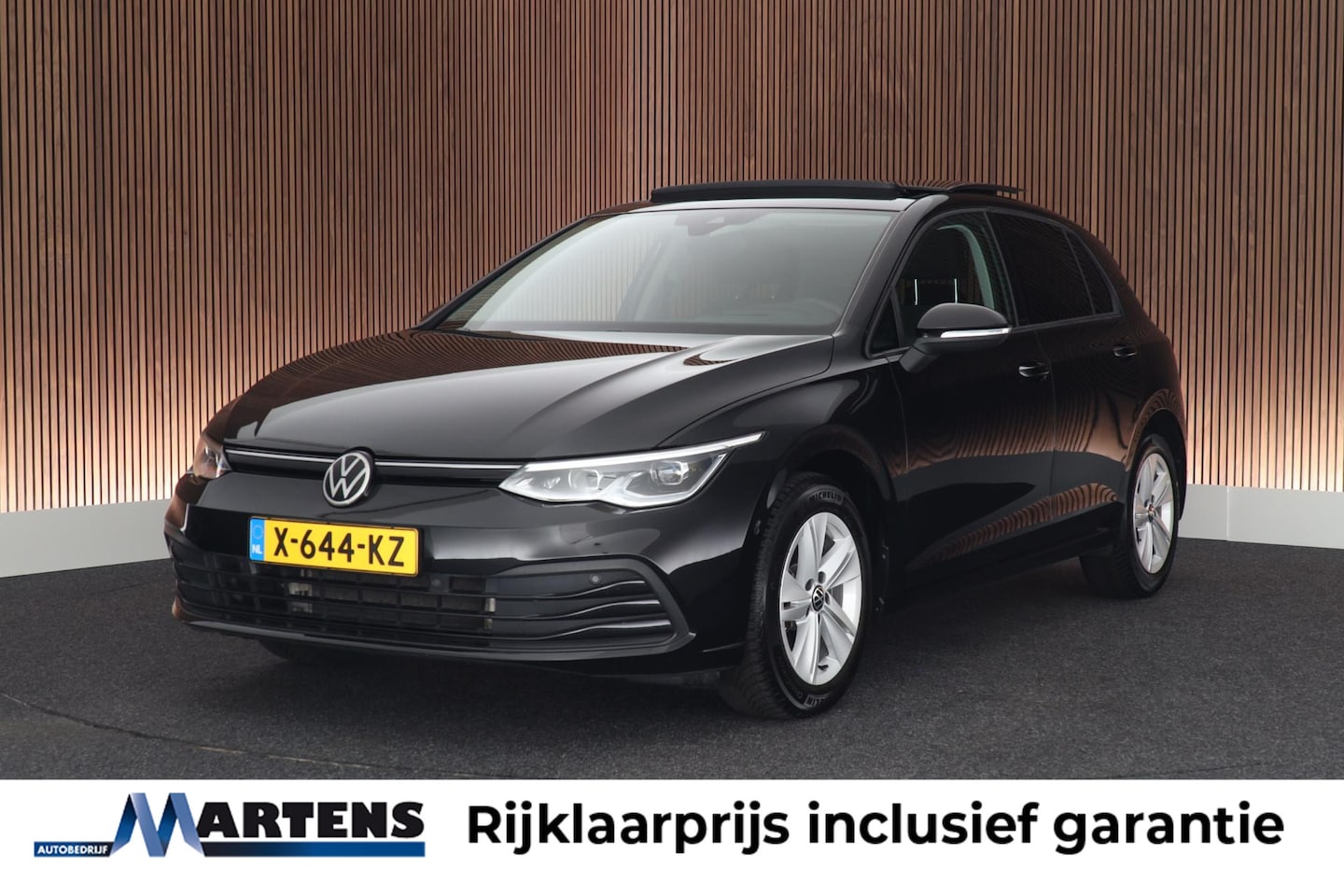 Volkswagen Golf - 1.5 eTSI 150pk DSG Life Panoramadak HUD Camera Navigatie Keyless - AutoWereld.nl