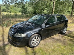 Audi A3 Sportback - 1.6 Attraction apk t/m 18-10-2026