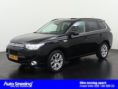 Mitsubishi Outlander - 2.0 PHEV Instyle+ | Trekhaak | Schuifdak | Leder | Zondag Open