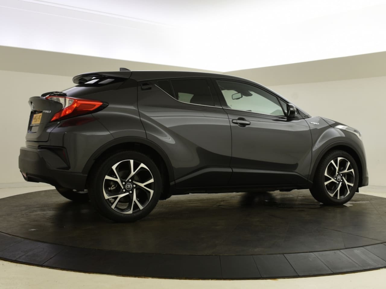 Toyota C-HR - 1.8 Hybrid Dynamic | Keyless | Navigatie | Climate | - AutoWereld.nl