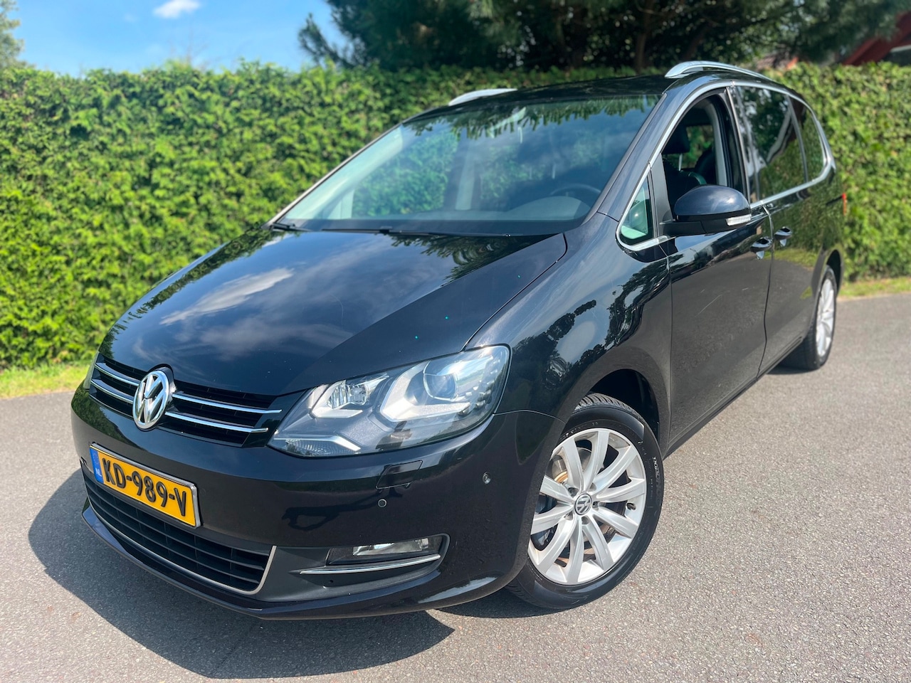 Volkswagen Sharan - 1.4 TSI Highline 7p. LEER NAVI PANORAMADAK ECC !! - AutoWereld.nl