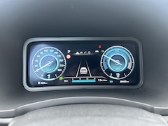 Hyundai Kona - 1.6 GDI HEV Fashion | HUD | Parkeercamera Met sensoren | Navigatie | Apple carplay | Rijkl