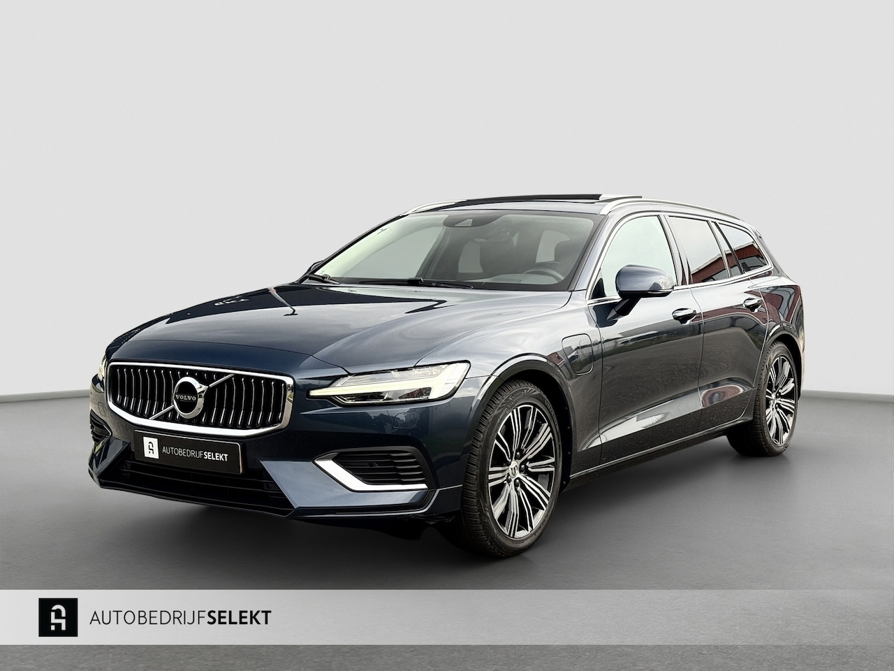 Volvo V60 - 2.0 T8 Recharge AWD Inscription | Pano | Trekhaak | Harman Kardon | Memory | Pilot Assist - AutoWereld.nl