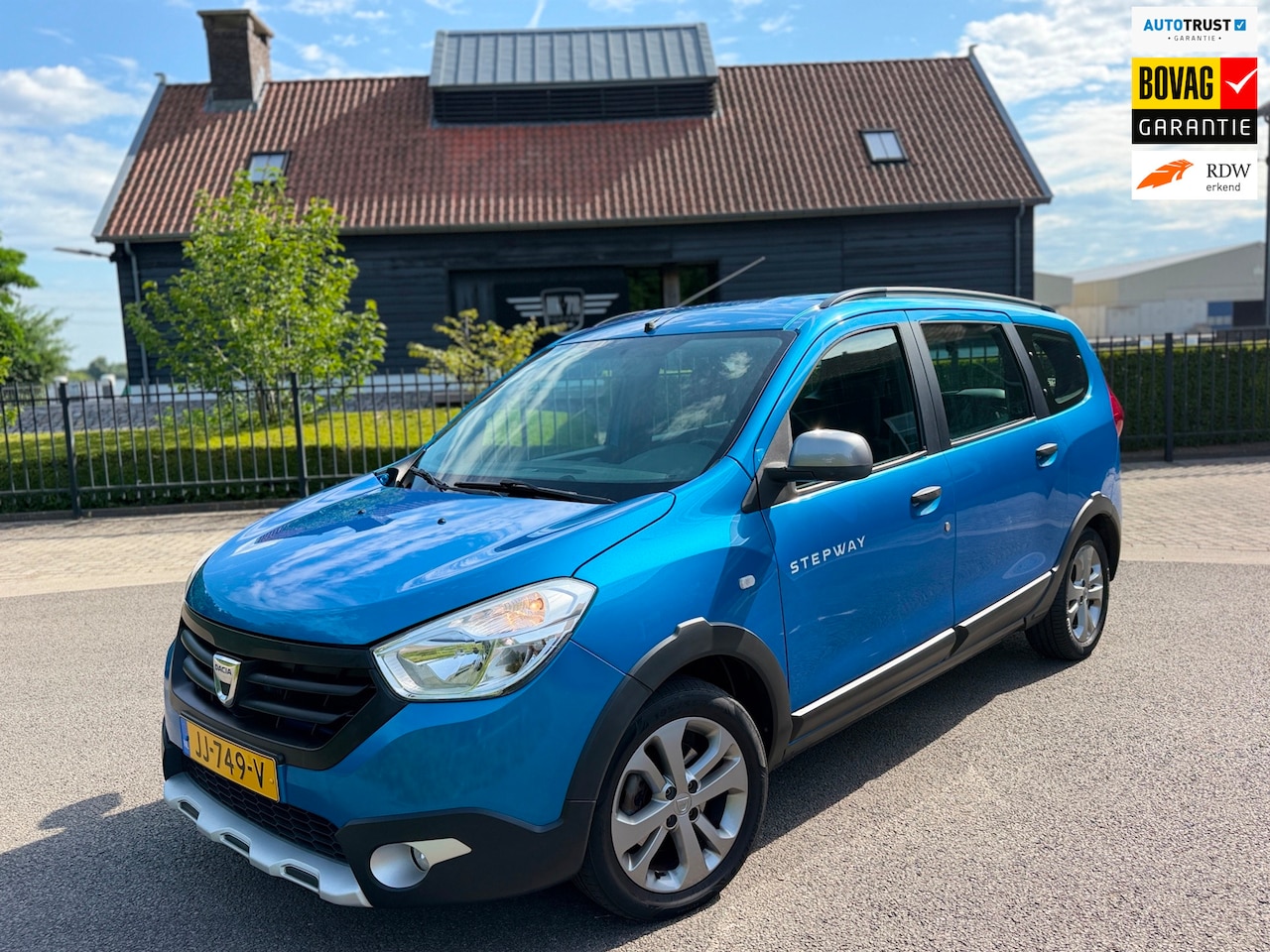 Dacia Lodgy - 1.2 TCe Stepway 7-PERSOONS AIRCO CR.CONTR NAVIGATIE - AutoWereld.nl