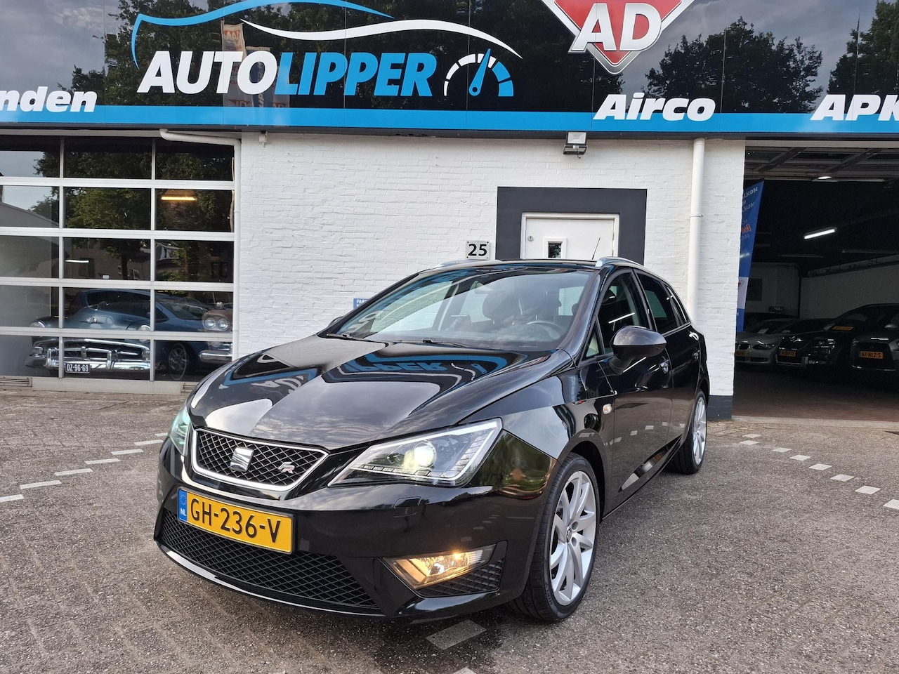 SEAT Ibiza ST - 1.2 TSI FR Dynamic /Nieuwe apk bij aflevering/Airco/Lm velgen/Navi/Trekhaak - AutoWereld.nl