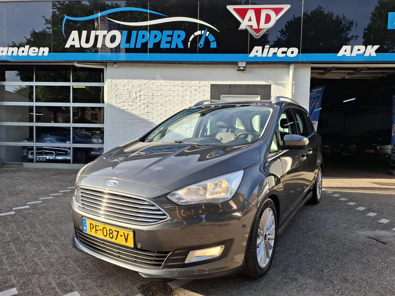 Ford Grand C-Max - 1.0 Titanium /Nieuwe apk/ Nieuwe distributie bij aflevering/Navi/Zomer en winter set - AutoWereld.nl