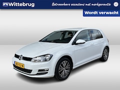 Volkswagen Golf - 1.2 TSI Connected Series / Trekhaak / DSG / Navigatie / Stoelverwarming
