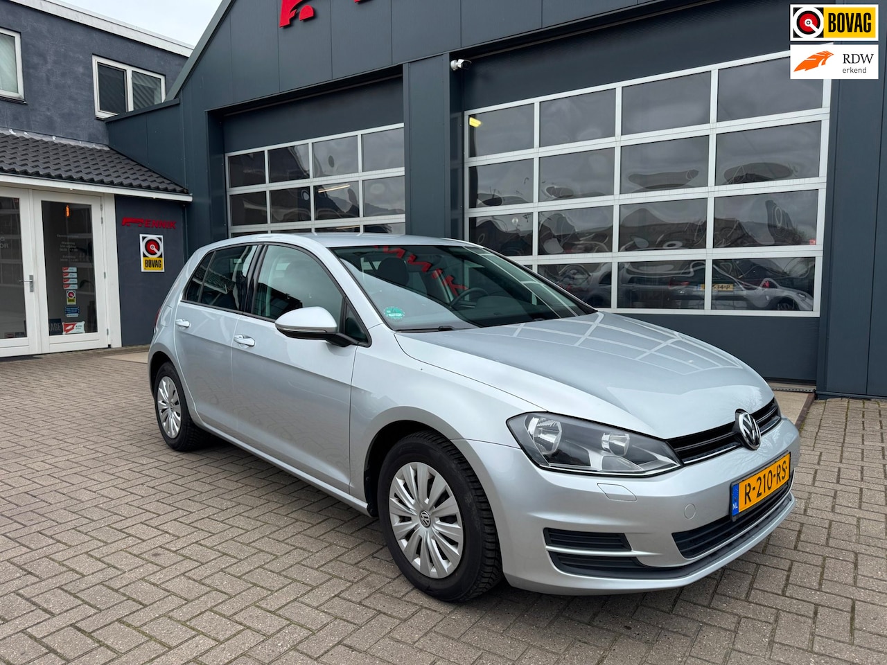 Volkswagen Golf - 1.2 TSI Trendline 1.2 TSI Trendline - AutoWereld.nl