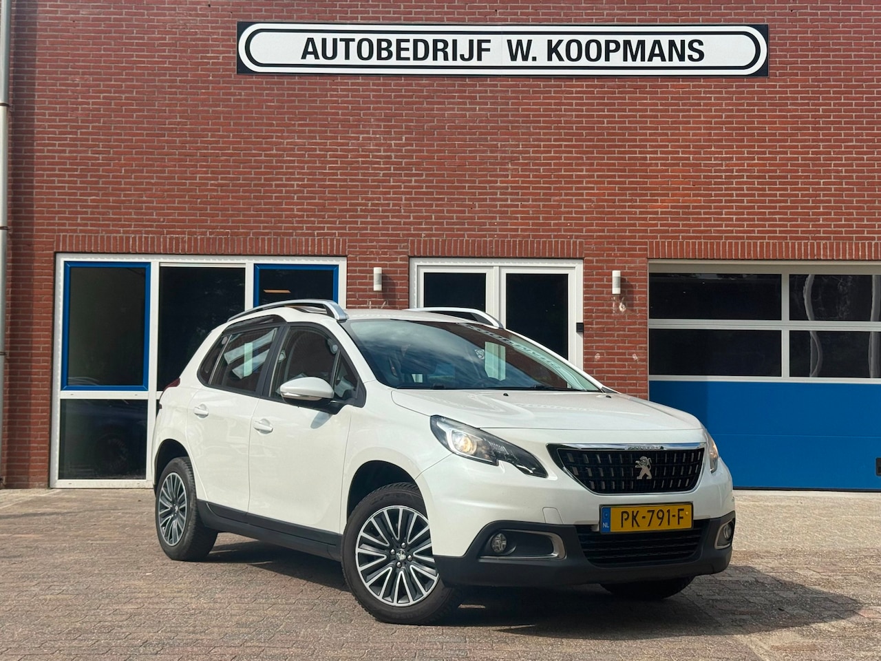 Peugeot 2008 - 1.2 PureTech Blue Lion/Apple carplay/Cruise/ - AutoWereld.nl