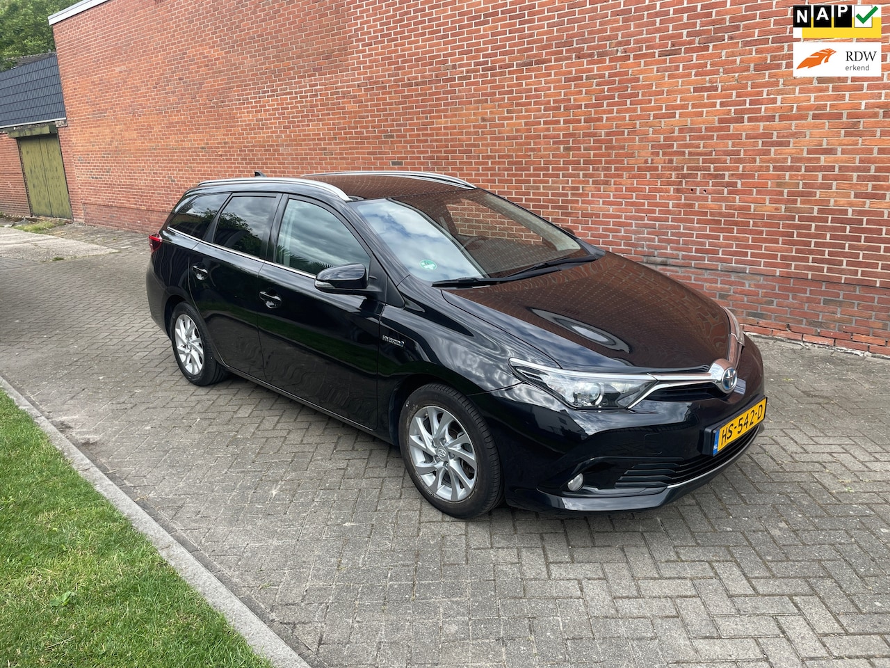 Toyota Auris Touring Sports - 1.8 Hybrid Lease pro Navi Cruise Clima Camera - AutoWereld.nl