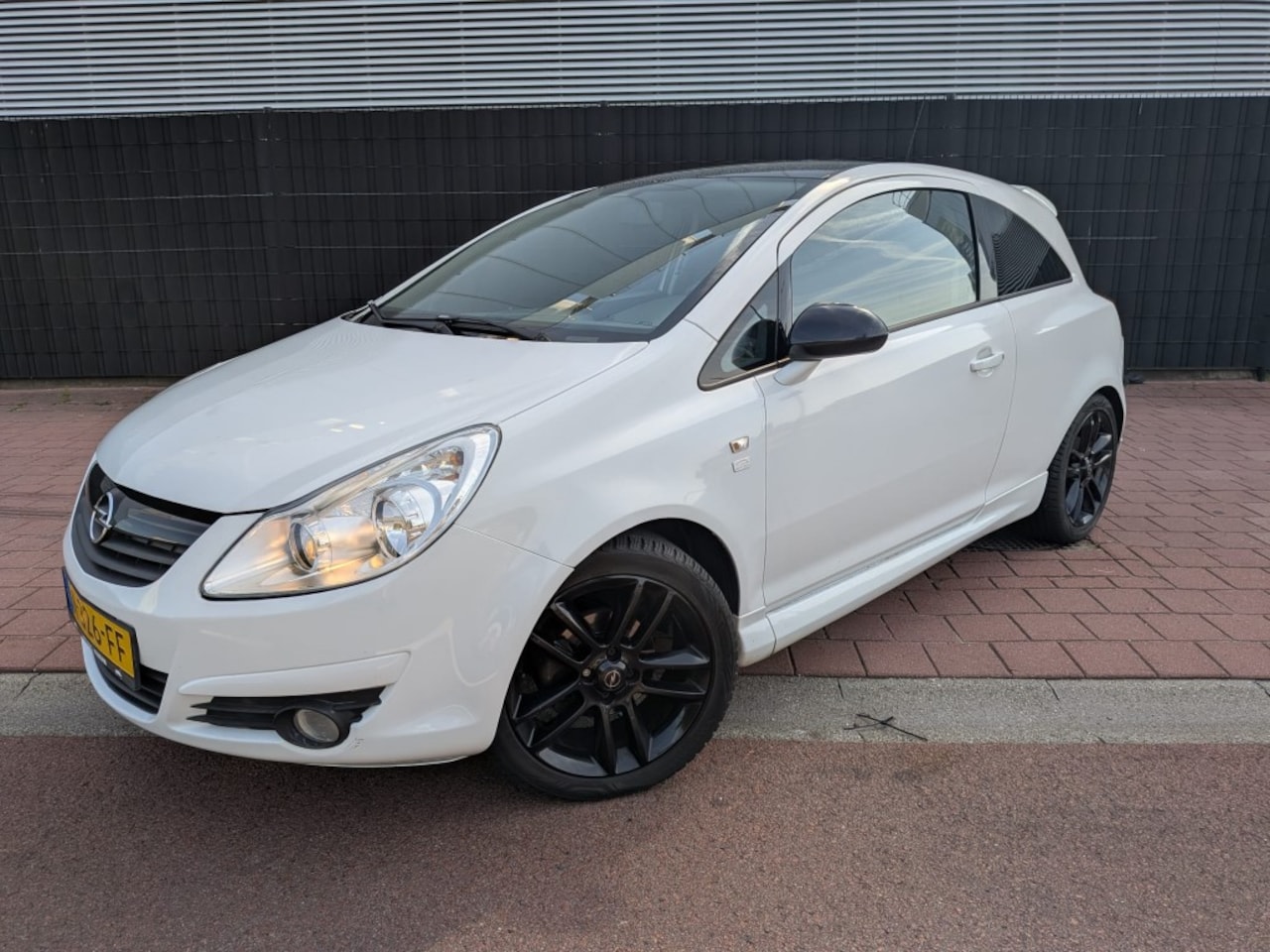 Opel Corsa - 1.4-16V Black & White Edition - AutoWereld.nl