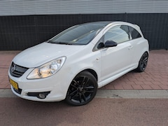 Opel Corsa - 1.4-16V Black & White Edition