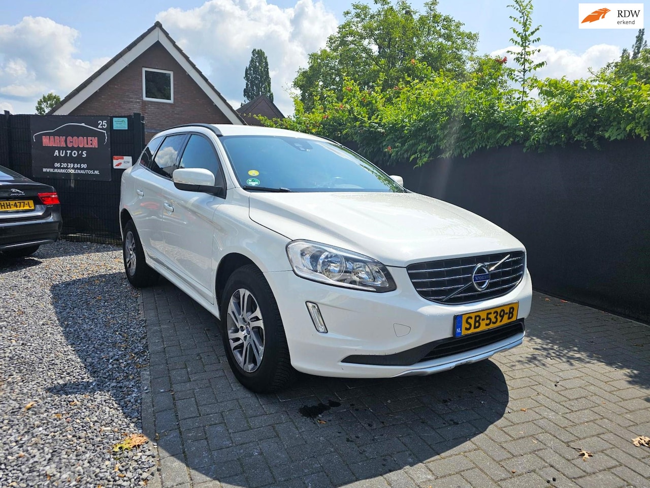 Volvo XC60 - 2.0 D3 FWD Summum Automaat Sterrenhemel - AutoWereld.nl