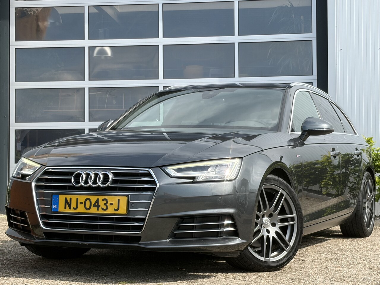 Audi A4 Avant - 1.4 TFSI Lease Edition 2X S-Line 150pk | Achteruitrijcamera | Bluetooth | Cruise control | - AutoWereld.nl