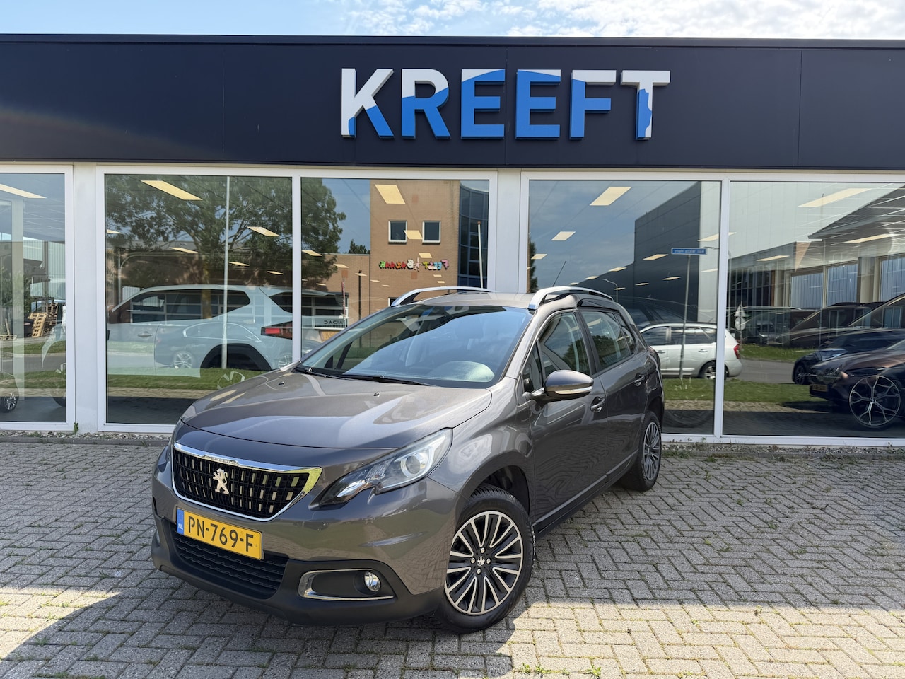 Peugeot 2008 - 1.2 PureTech Blue Lion Automaat - AutoWereld.nl