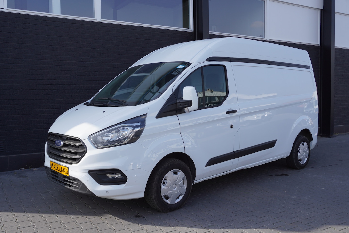 Ford Transit Custom - 2.0 TDCI 130PK L2H2 - Airco - Cruise - Camera - €15.900,- Excl. - AutoWereld.nl