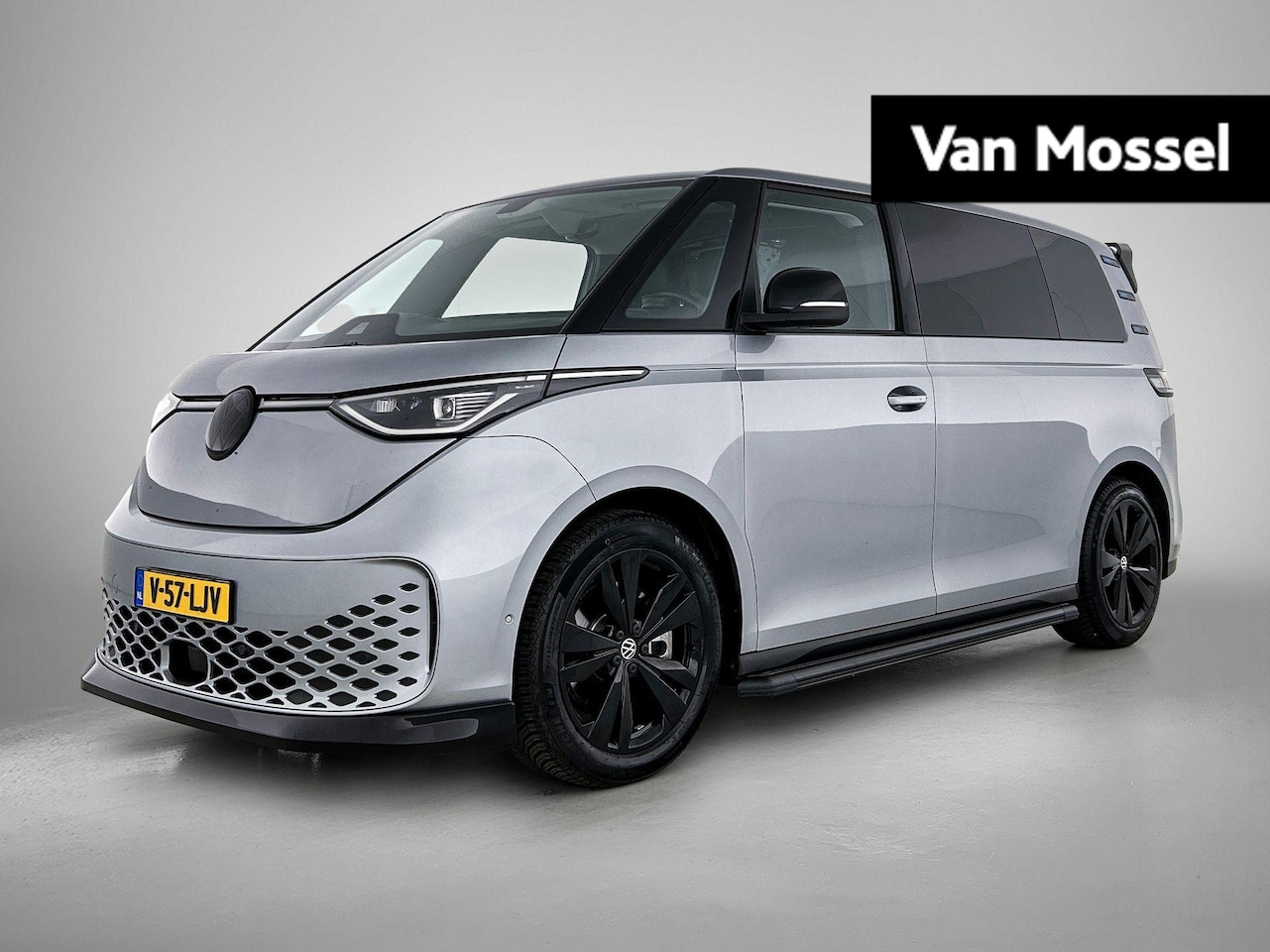 Volkswagen ID. Buzz Cargo - Bulli edition 79 kWh 4MOTION 340PK | Automaat | Trekhaak | Leer | Zwarte Velgen | Adaptive - AutoWereld.nl