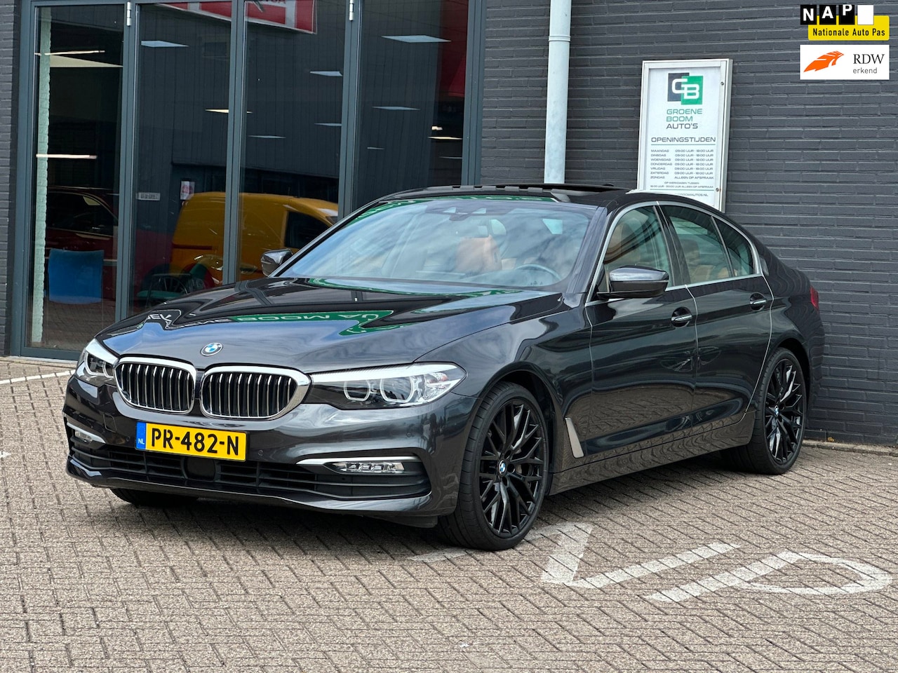 BMW 5-serie - 540i Executive/2E EIG/CAMERA/LEDER/NAVI/NL-AUTO NAP!! - AutoWereld.nl