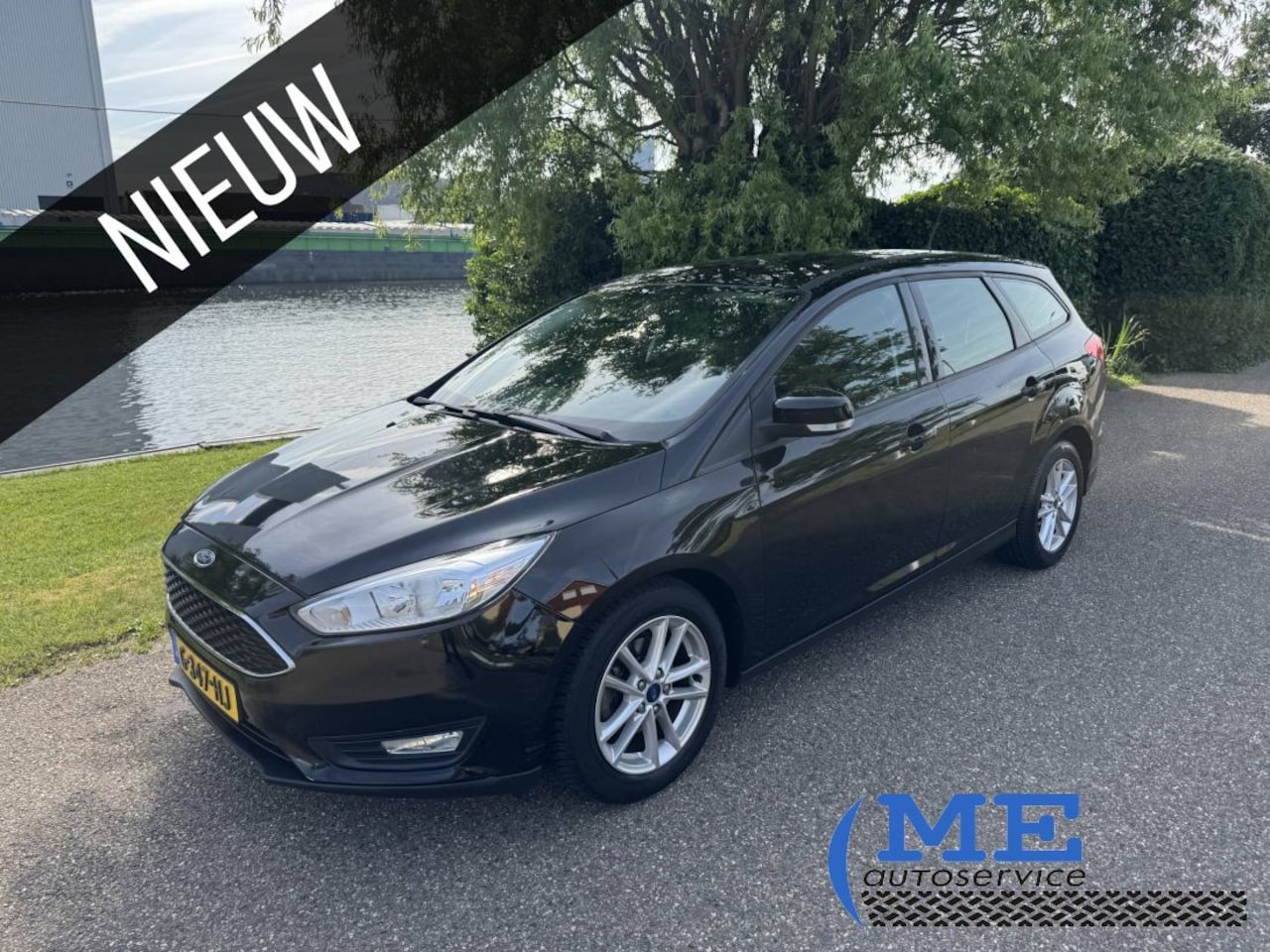 Ford Focus Wagon - 1.0 Titanium|Pdc|airco|cruise - AutoWereld.nl