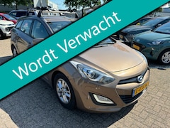 Hyundai i30 - 1.6 GDi 135pk Automaat 2e eig. Airco Cruise Trekhaak 1300kg. PDC
