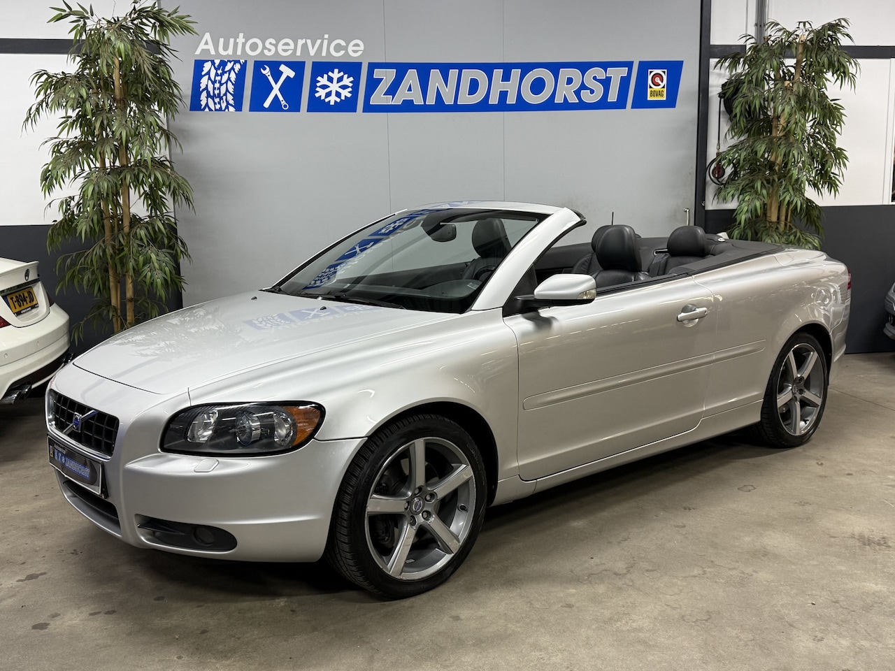 Volvo C70 Convertible - 2.4i Summum // Leer // Xenon // lm velgen - AutoWereld.nl