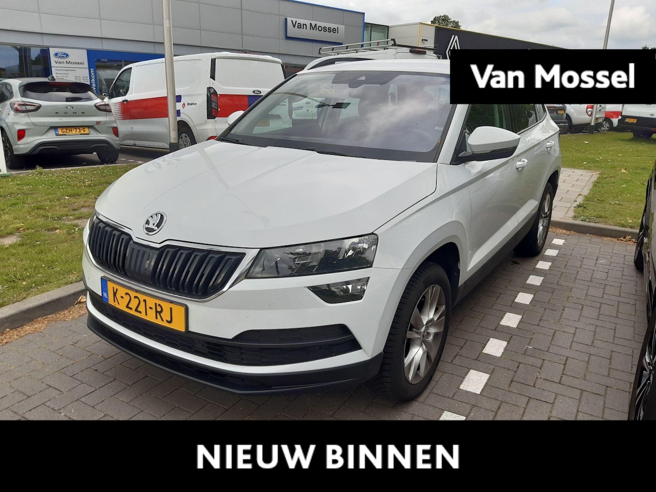 Skoda Karoq - 1.5 TSI ACT Business Edition | Automaat | Adaptive Cruise Control | Stoel & Stuurverwarmin - AutoWereld.nl