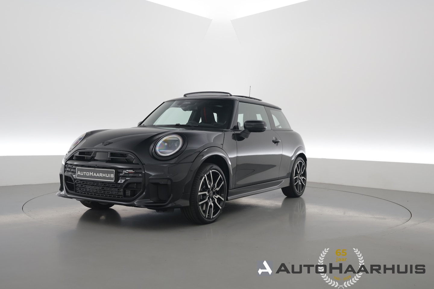 MINI 3-Deurs - 1.5 Cooper C John Cooper Works | Pano | HUD | 360cam + PDC | Harman Kardon | 18'' LMV | Cr - AutoWereld.nl