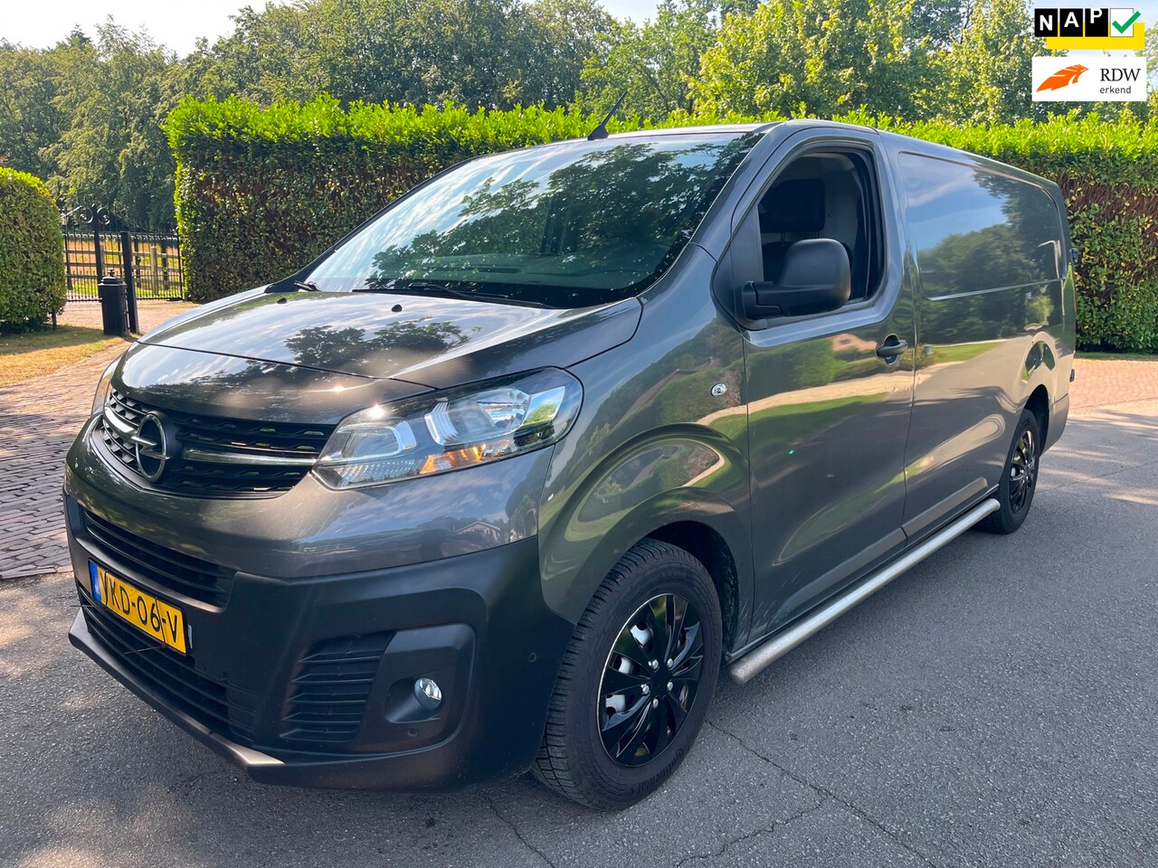 Opel Vivaro - 2.0 CDTI L3H1 Edition plus - AutoWereld.nl