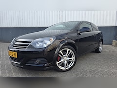 Opel Astra GTC - 1.6 T Cosmo